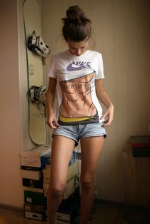 Gorgeous emo-girl.